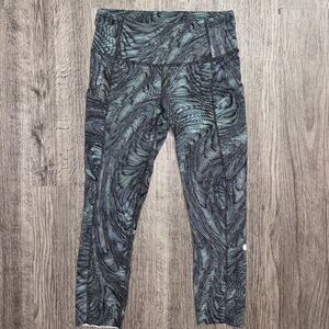 Lululemon Cropped Geometric Leggings Gray Black Stretch Women Size 6